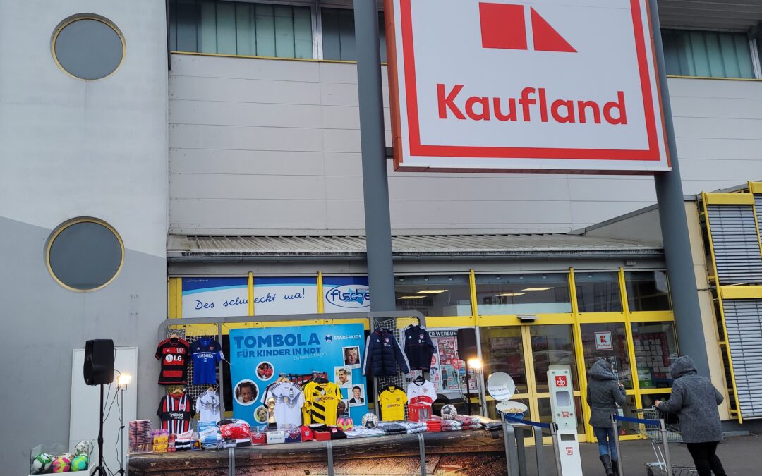 Fußball-Tombola im Kaufland in Cham