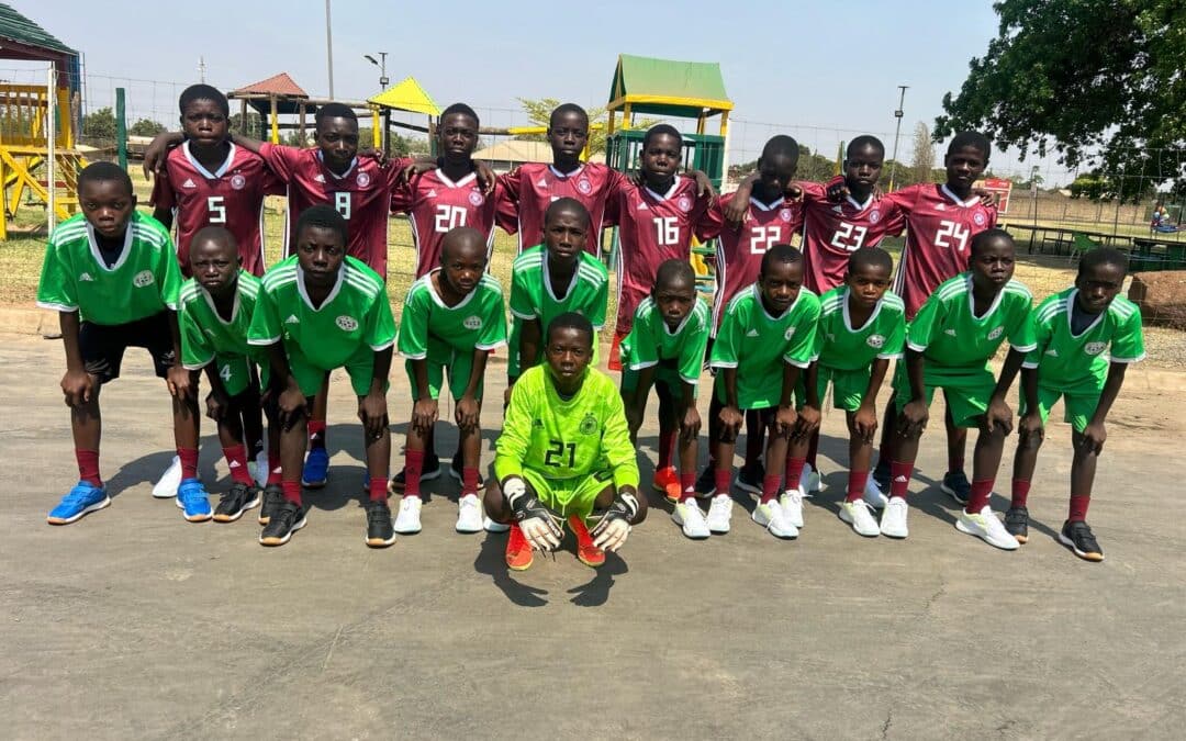 Neue Fußballoutfits für Kinder & Jugendliche in Sambia